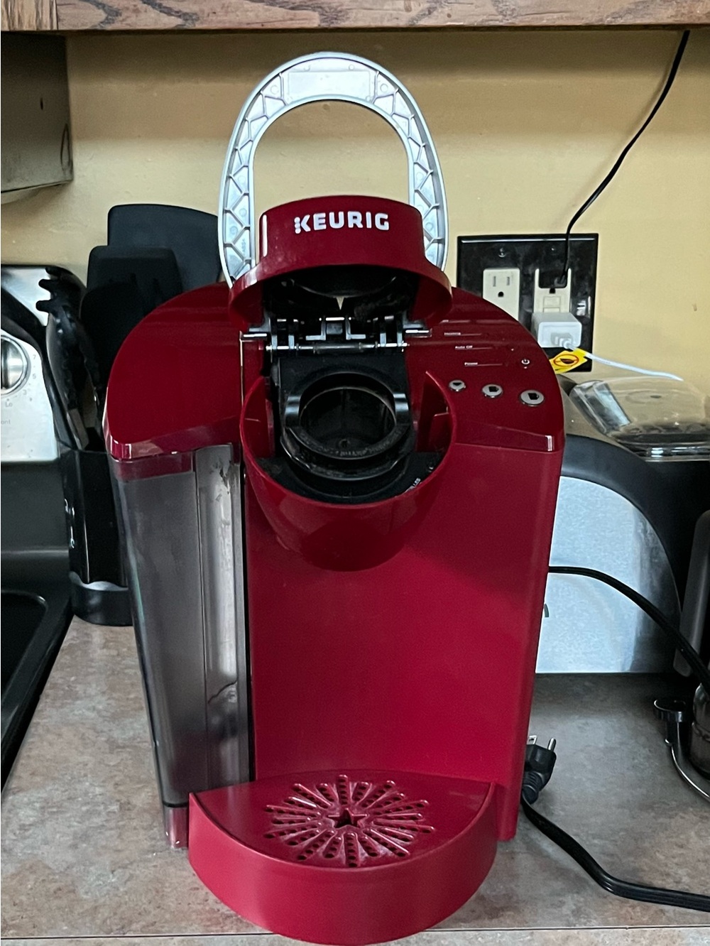 1B: Keurig Dark Red Single-Serve Coffee Brewer w/ 1.25 quart water reserve